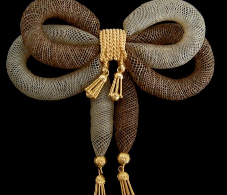 The use of hair in jewelry
