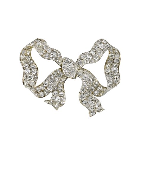 broche-noeud-dinspiration-louis-xvi-diamants-argent-sur-or-circa-1850