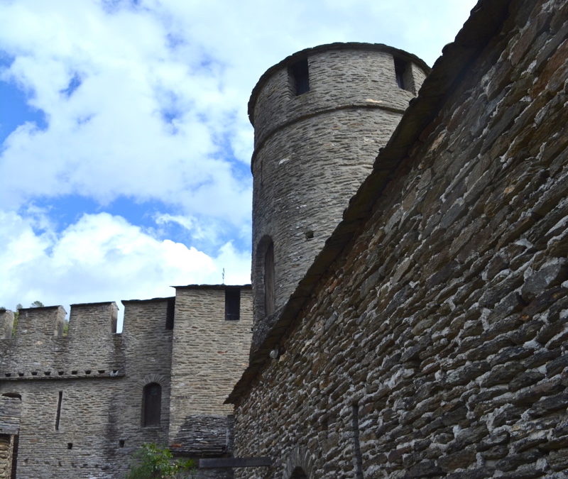 A castle and a goldsmith