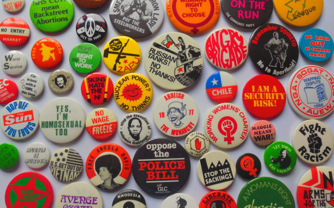 Le badge, ce bijou politique